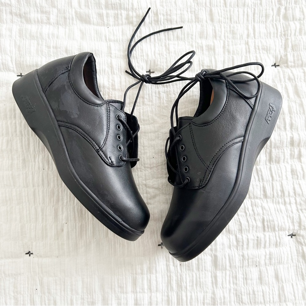 NEW APEX Women's Ambulator Conform Leather Black Lace-up Sneakers Size 7-8